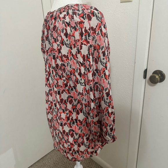 Joie Women's M 100% Silk Red White Geometric Snake Print Boho V-neck blouse - Picture 2 of 9